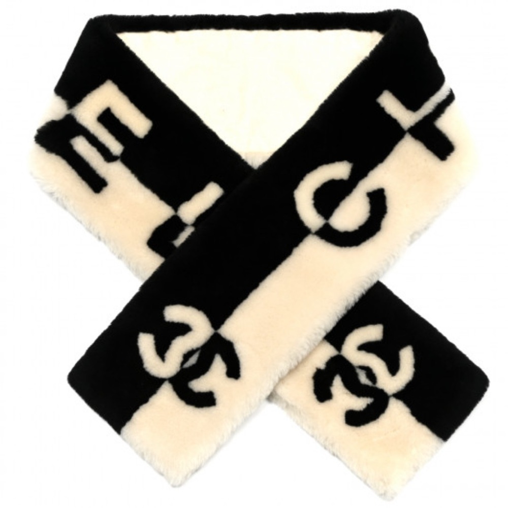 NWOT Chanel Shearling Scarf